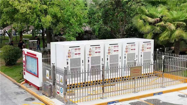 削峰填谷+AI智能调度,华为工商业风液智冷构网型储能助力制造企业降本增效!